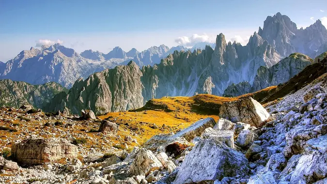 Admiring the enchanting autumn colors with a panoramic view of the Cadini di Misurina