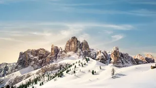 Spectacular panoramic skiing in the Sellaronda ski resort