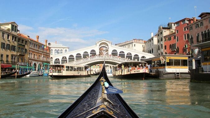 Tour in gondola a Venezia con vista sul Ponte di Rialto