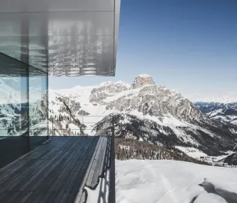 Winter piz boe alpine lounge val badia dolomites