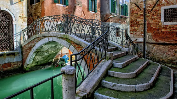 Venice tiny streets calli bridges italy