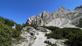 Hiking in the Dolomites zampiveronika8