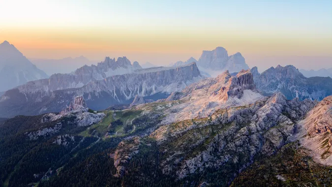 Vista dal Rif Lagazuoi Verso Croda Lago 5 Torri