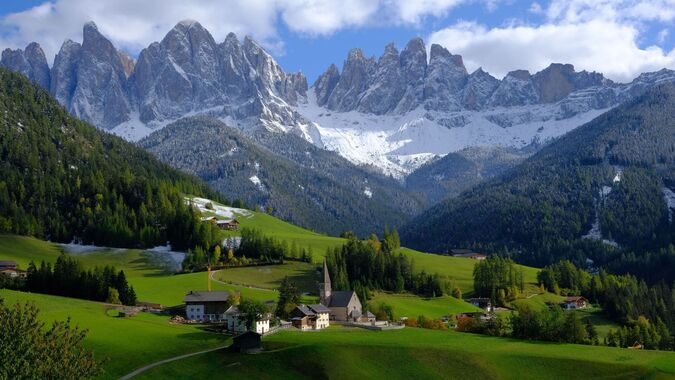 Santa Maddalena with the Odle in the Puez-Odle Natural Park