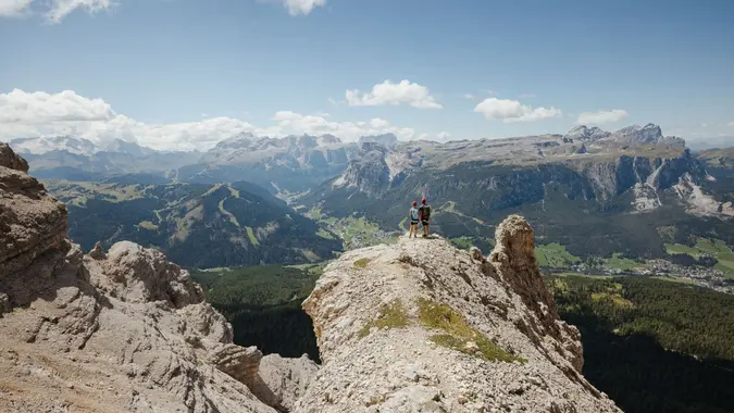 Panoramica sull'Alta Badia, gruppo del Sella e Parco Naturale Puez-Odle