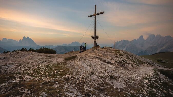 Il sorgere dl sole a Platzwiese nelle Dolomiti