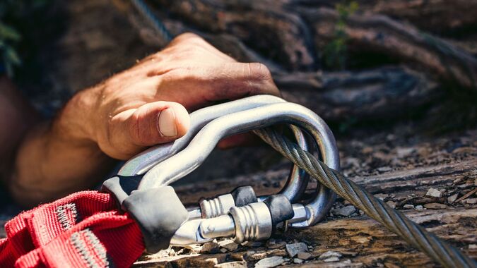 Le vie ferrate permettono di scalare le pareti dolomitiche in assoluta sicurezza