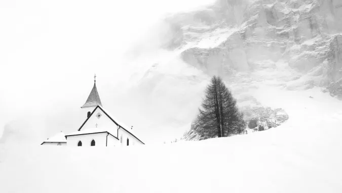 Santuario La Crusc nel Dolomiti Superki